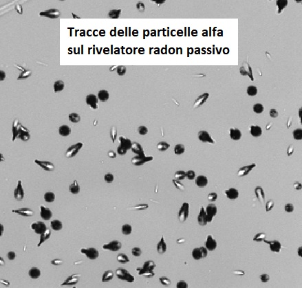 tracce radon rivelatore.jpg